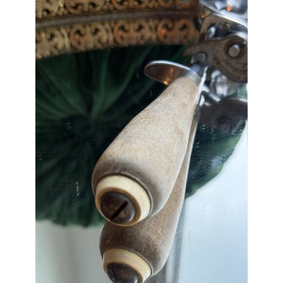 Vintage Benedict Indestructo Ice Cream Scoop w/ Hard Wood Handle Used Scooper - Picture 8 of 9